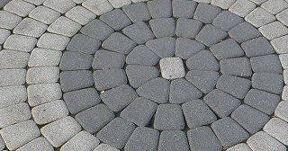 Профессиональная укладка клинкерной брусчатки в Рубцовске в октябре