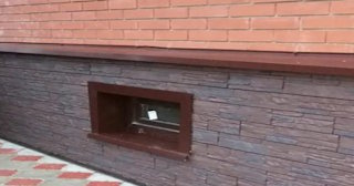 Облицовка цоколя панелями под камень в Рубцовске в октябре