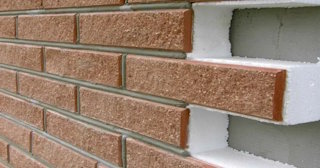 Облицовка цоколя плиткой в Рубцовске. Стоимость от 910 руб.